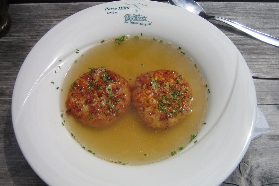 Kaspressknödelsuppe